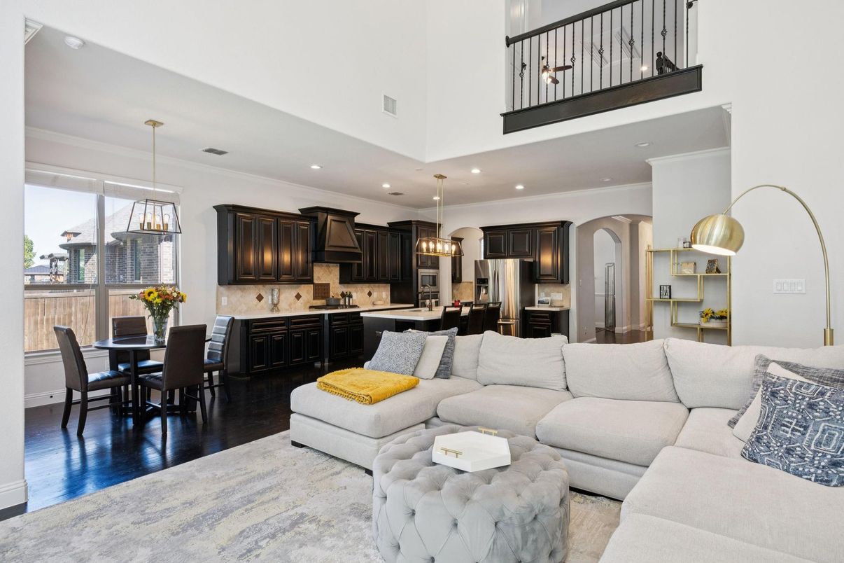 Dining room, Interior, Kitchen, Living room, Pendant Lights, Recessed Lighting, Stainless Steel Appliances, Wood Texture Flooring