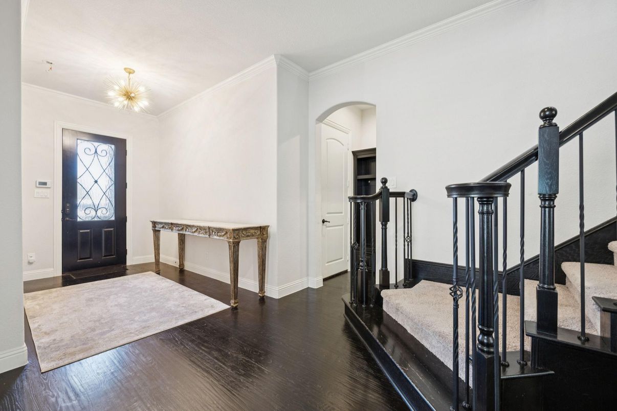 Chandelier, Interior, Wood Texture Flooring