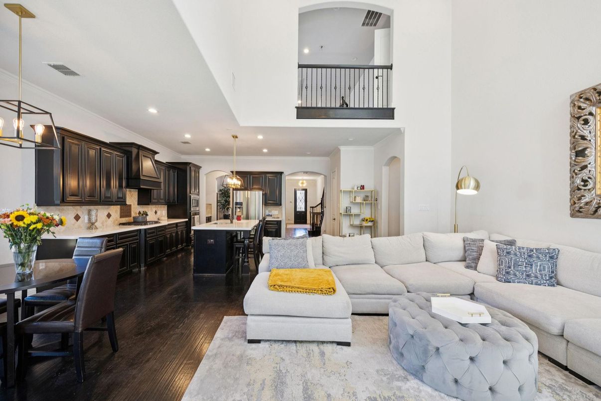 Dining room, Interior, Kitchen, Living room, Pendant Lights, Recessed Lighting, Stainless Steel Appliances, Wood Texture Flooring