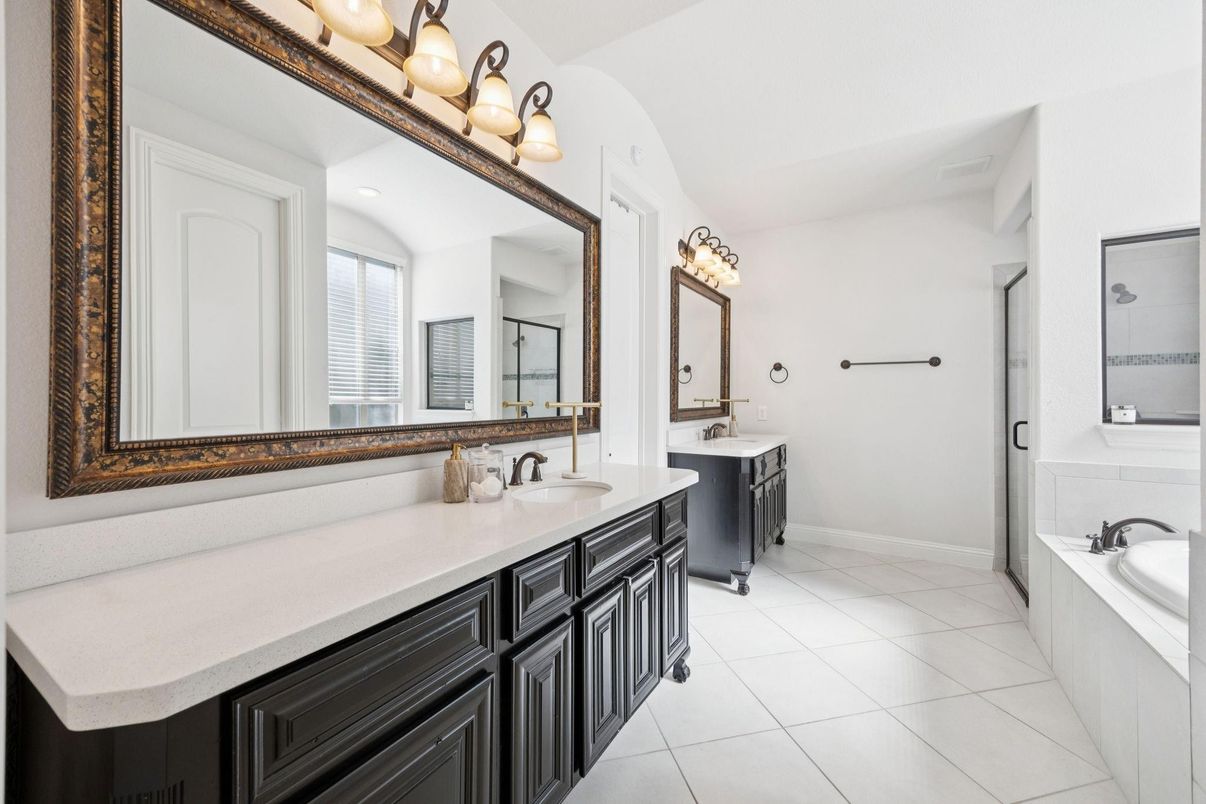 Bathroom, Dual Sink Vanities, Interior