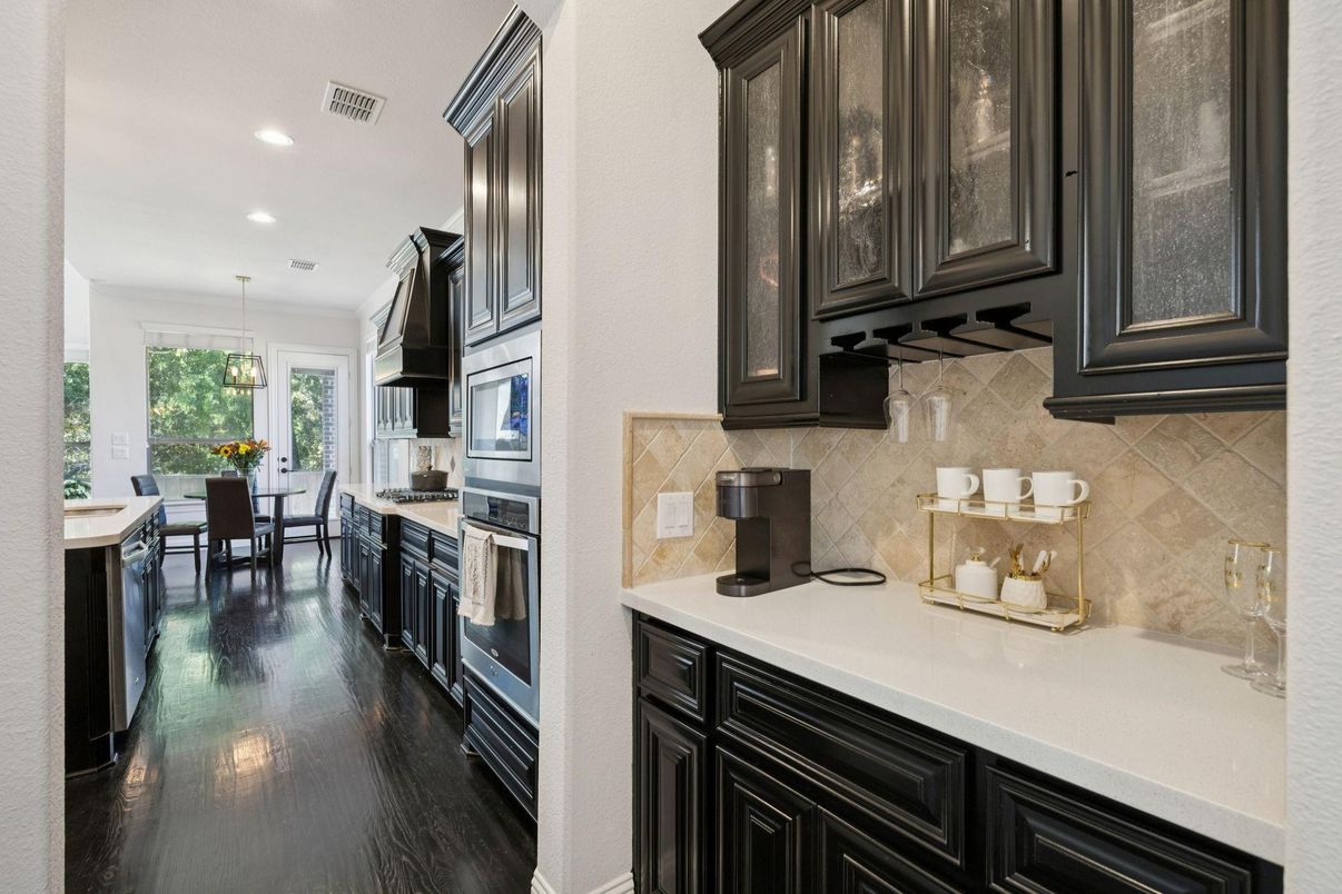 Dining room, Interior, Kitchen, Pendant Lights, Recessed Lighting, Wood Texture Flooring