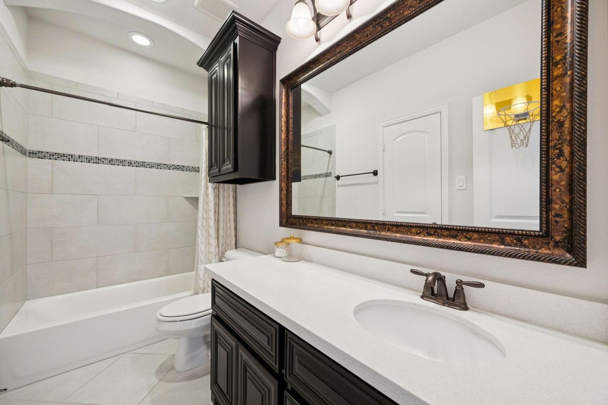 Bathroom, Interior, Recessed Lighting