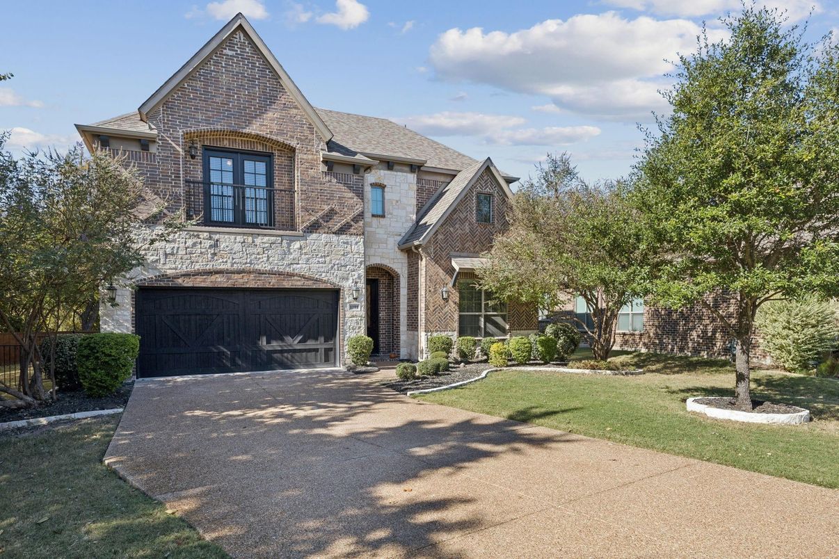 Attached, Exterior, Facade, Brick Facade, Brick Traditional