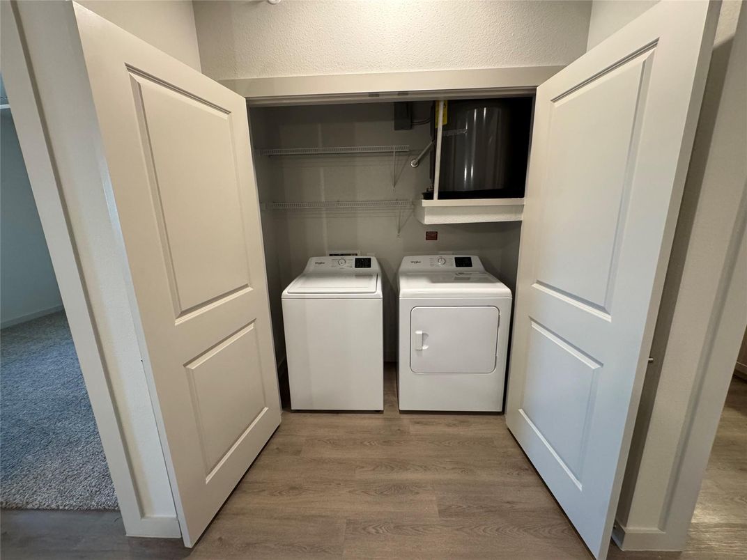 Interior, Utility Closets, Washer, Wood Texture Flooring