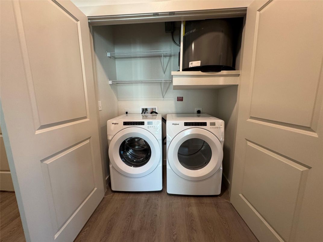 Interior, Washer, Wood Texture Flooring