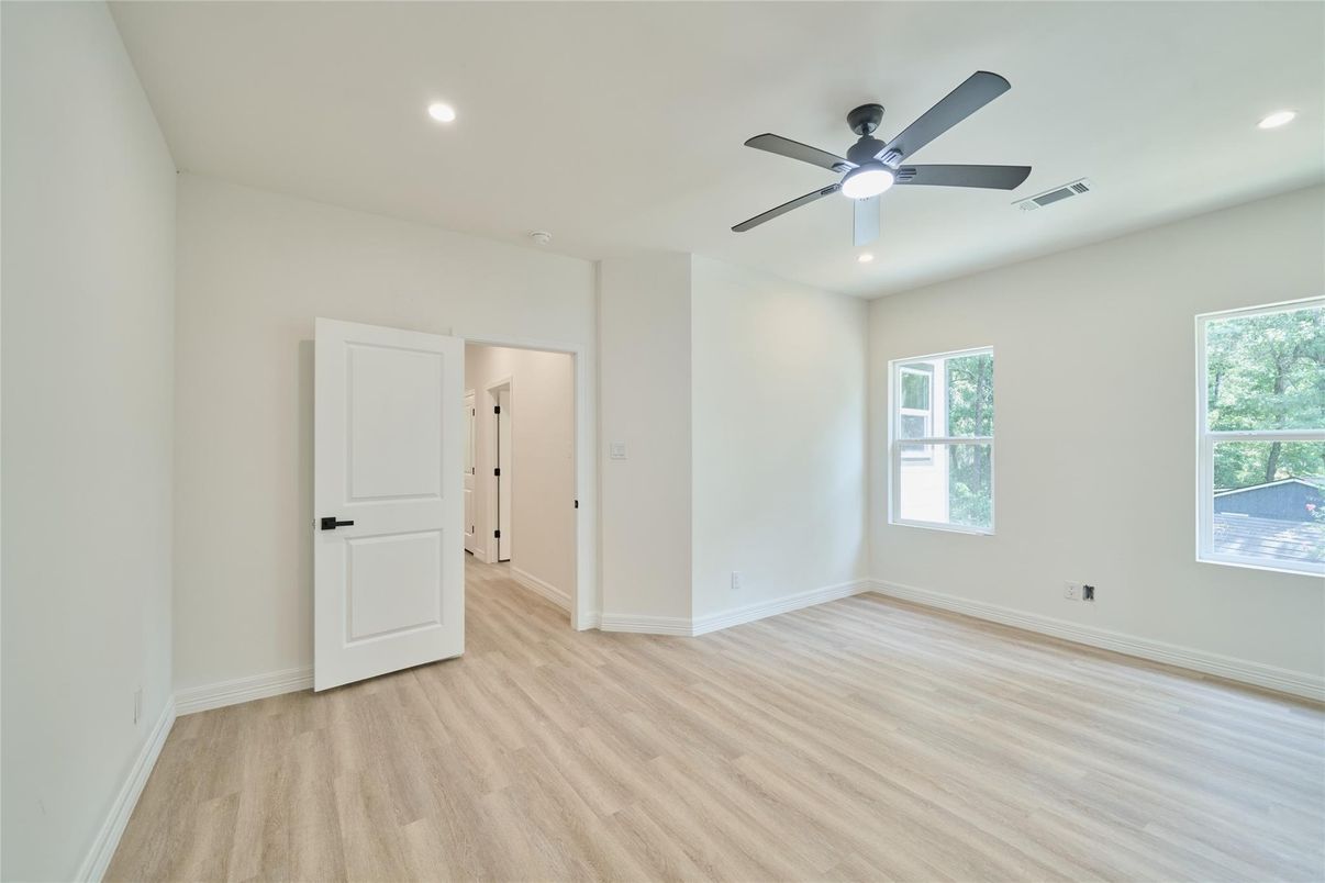 Empty room, Interior, Recessed Lighting, Wood Texture Flooring