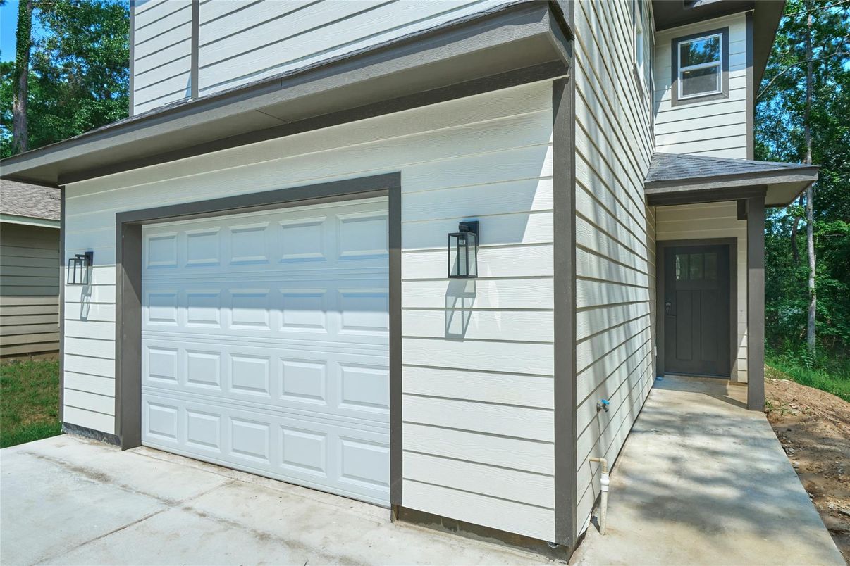 Detached Garage, Exterior