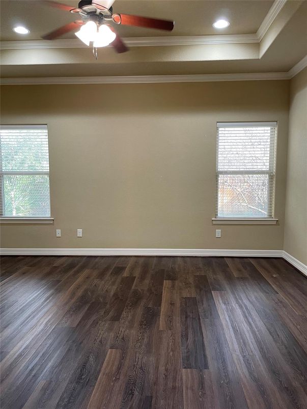 Empty room, Interior, Recessed Lighting, Wood Texture Flooring