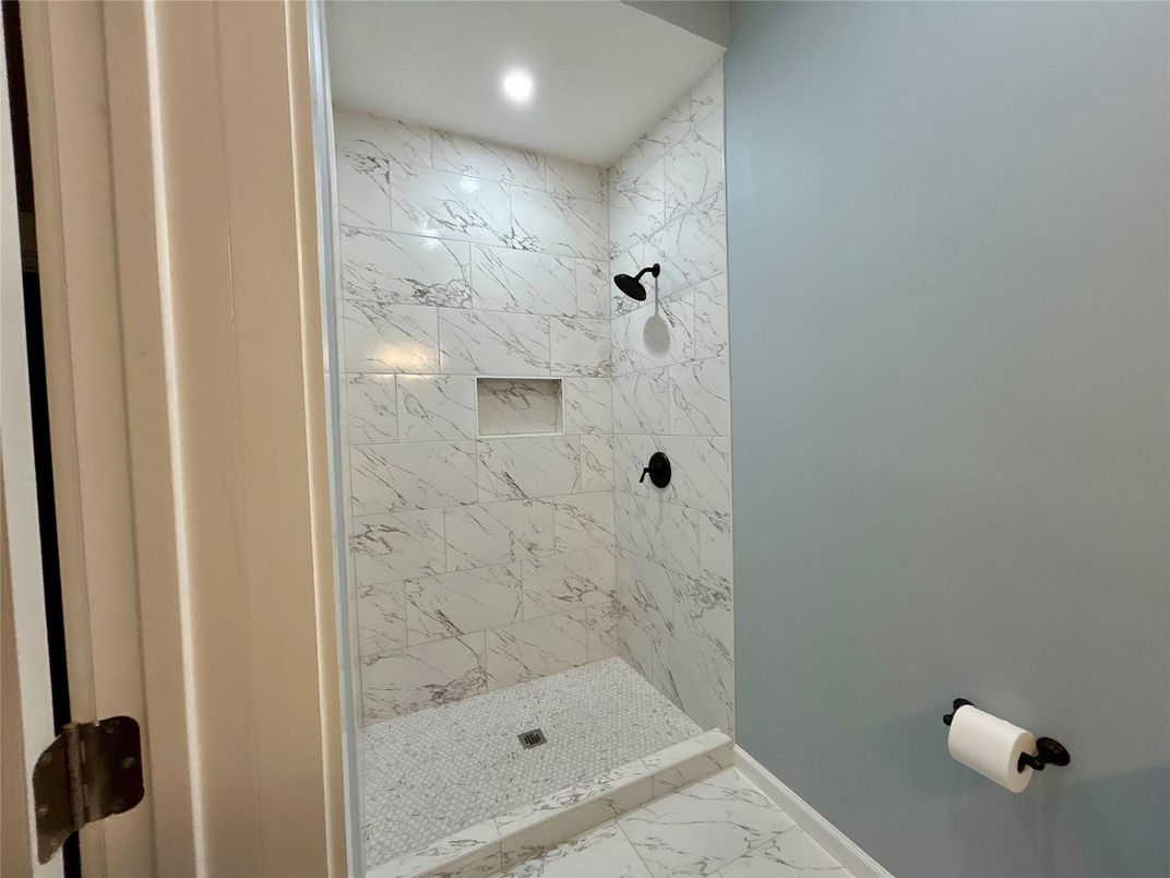 Bathroom, Interior, Marble, Marble Walls, Recessed Lighting
