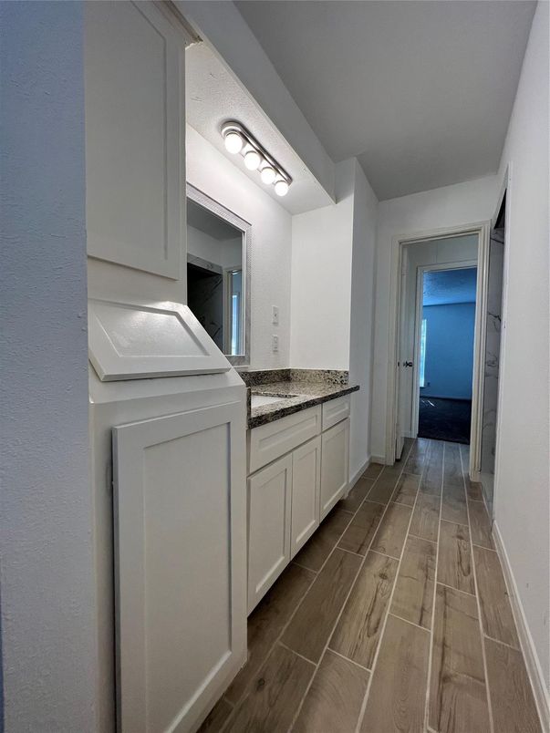 Interior, Washer, Wood Texture Flooring