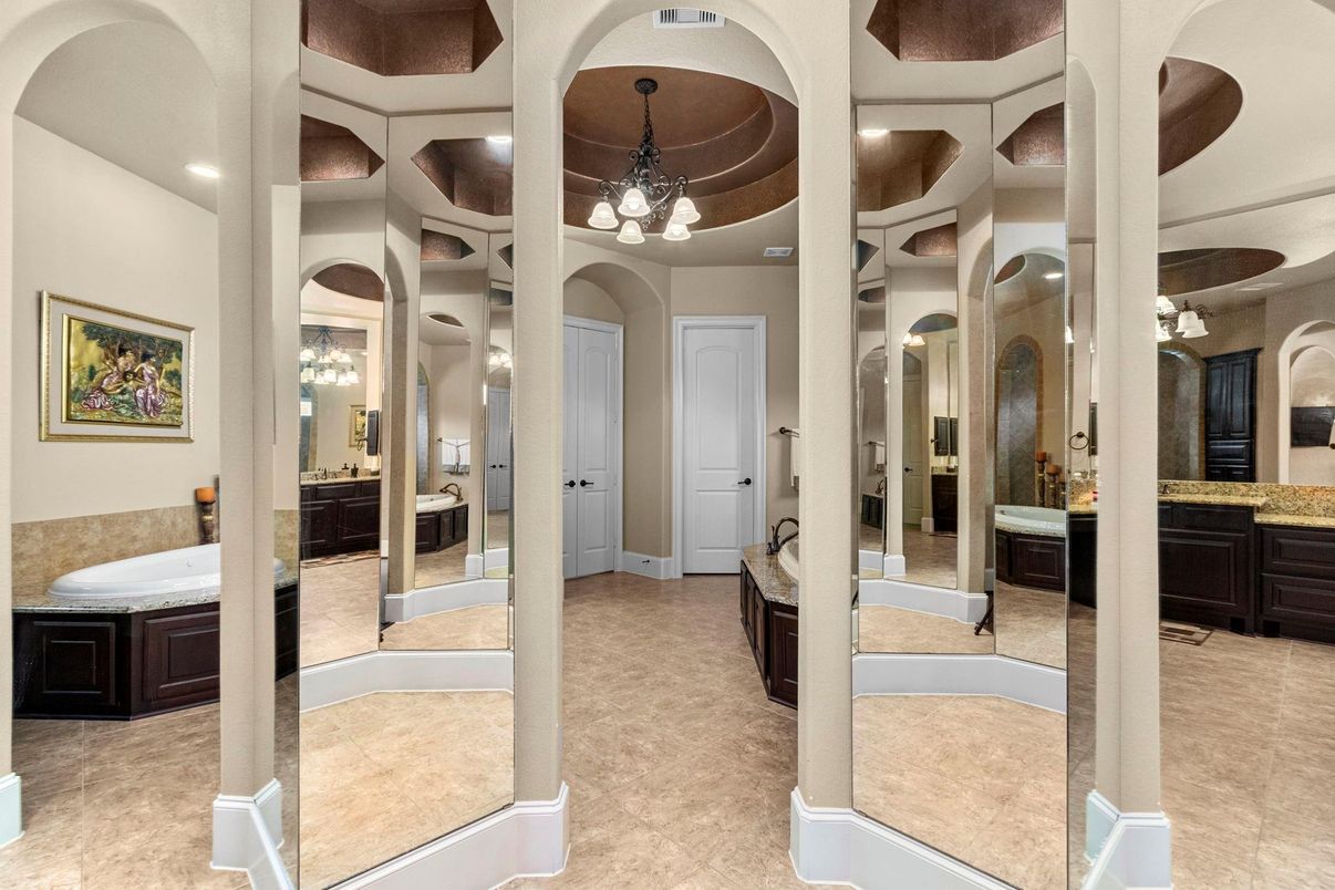 Bathroom, Interior, Pendant Lights, Recessed Lighting