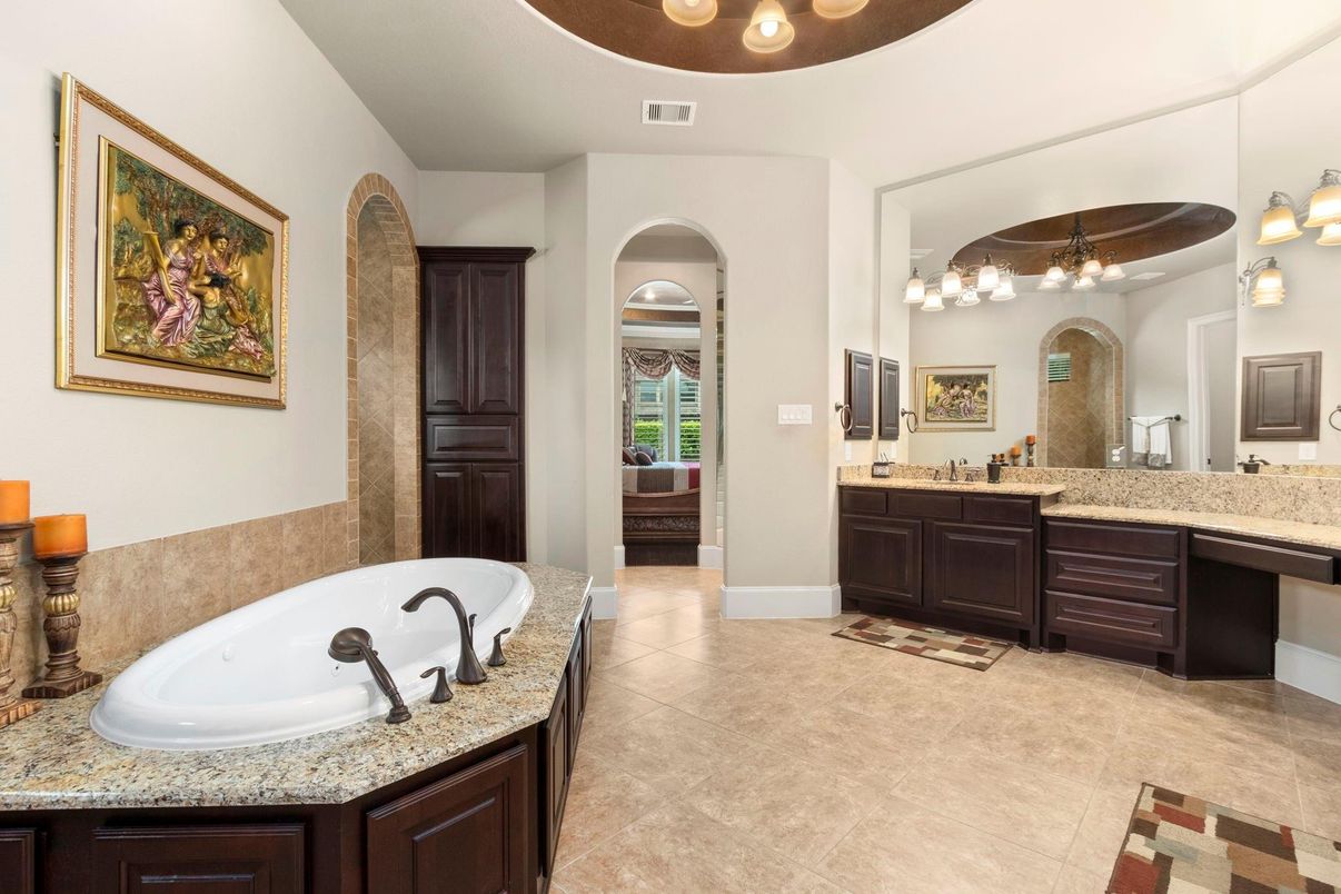 Bathroom, Dual Sink Vanities, Interior
