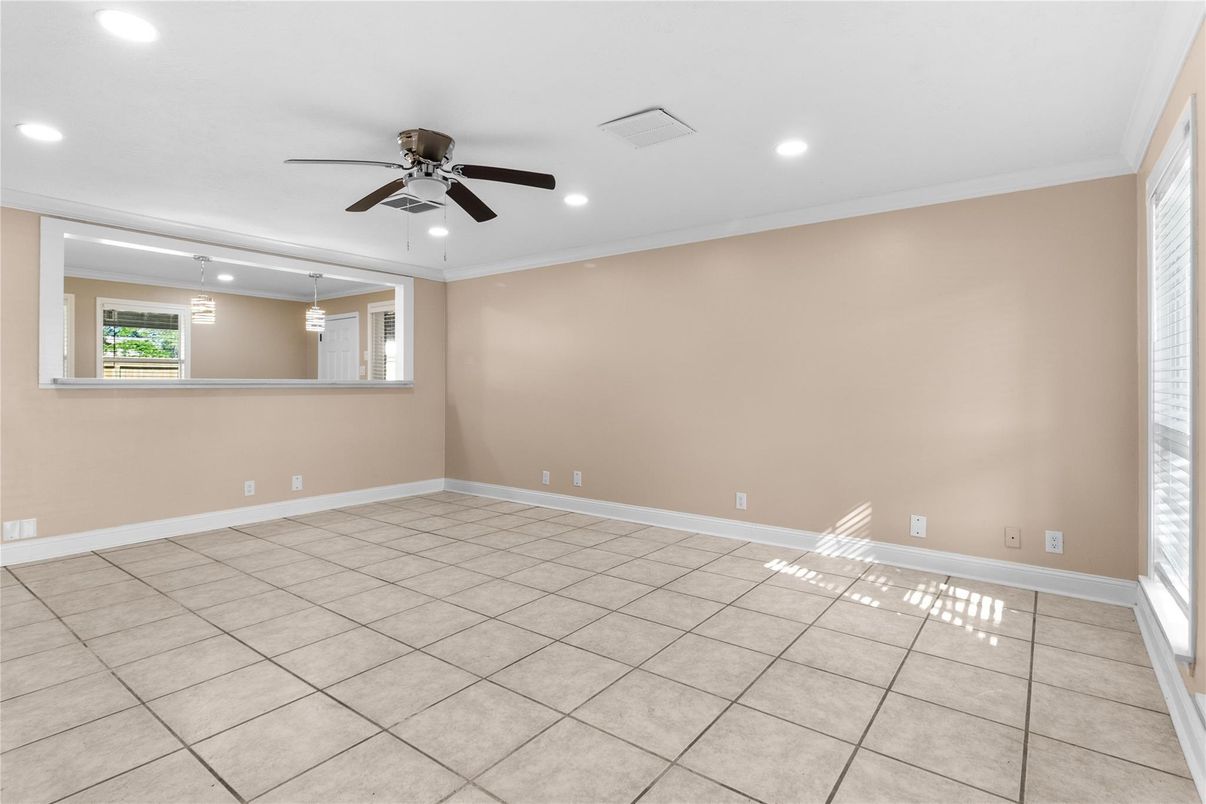 Empty room, Interior, Recessed Lighting