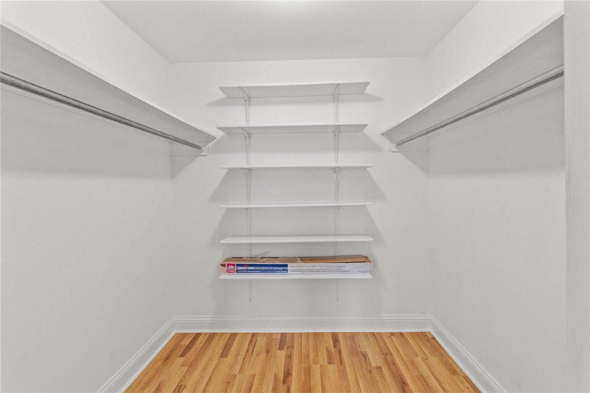 Interior, Walk-in Closets, Wood Texture Flooring
