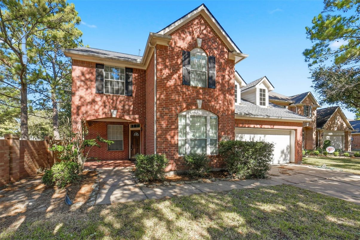 Attached, Exterior, Facade, Brick Facade, Brick Traditional