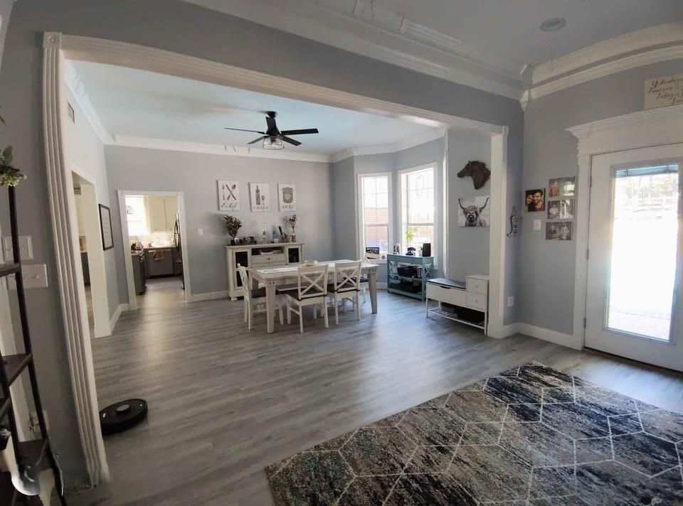 Dining room, Interior, Wood Texture Flooring
