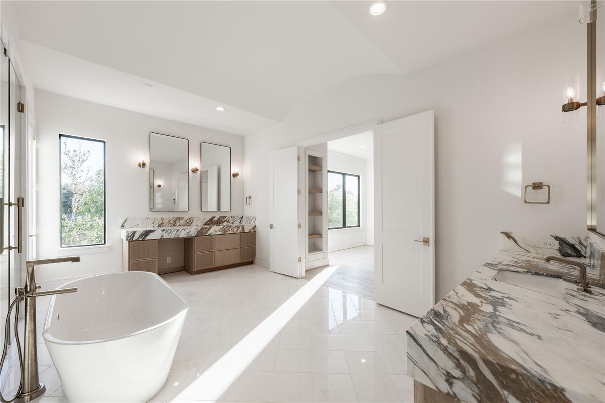 Bathroom, Dual Sink Vanities, Free Standing Baths, Interior, Recessed Lighting