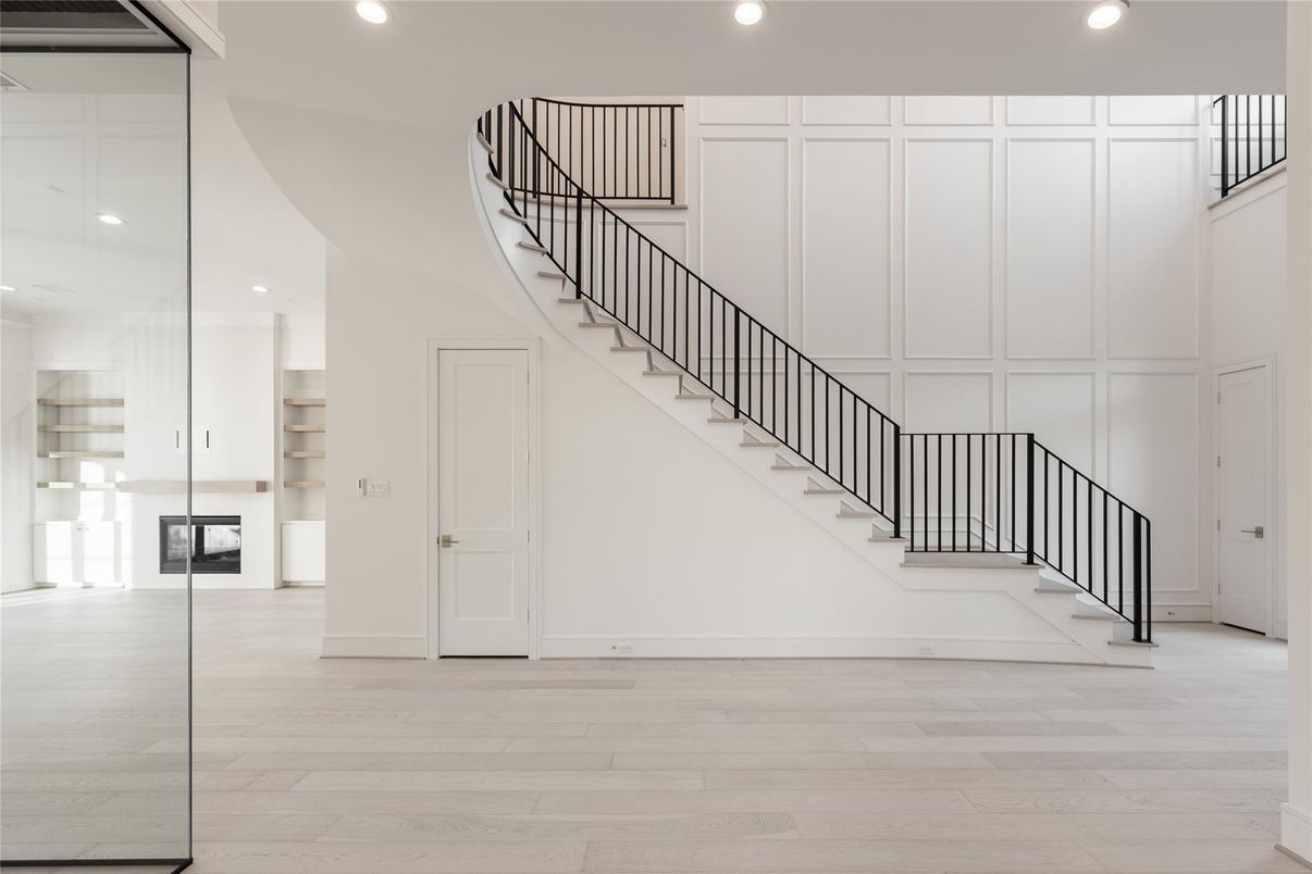 Interior, Recessed Lighting, Wood Texture Flooring