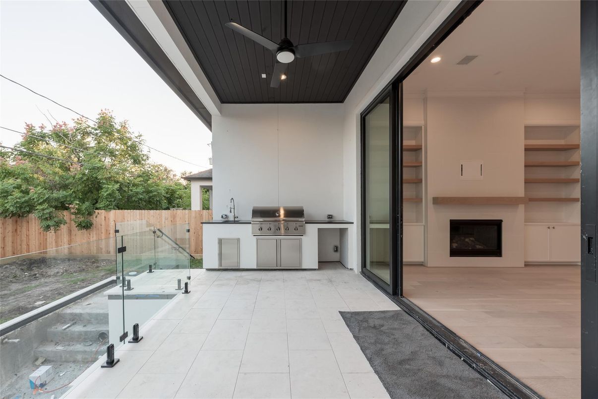 Exterior, Fireplace, Outdoor Kitchen