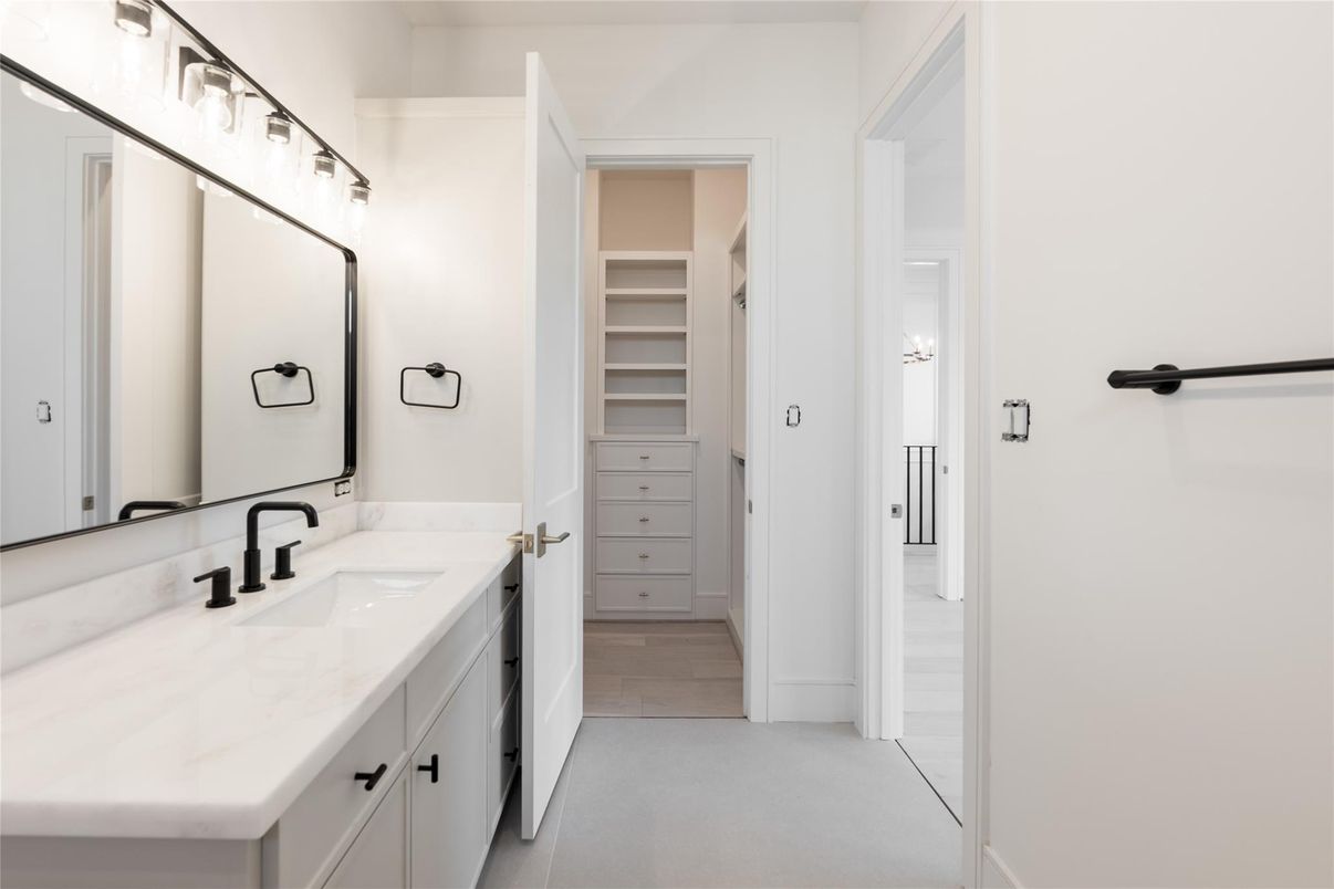 Bathroom, Dual Sink Vanities, Interior, Walk-in Closets