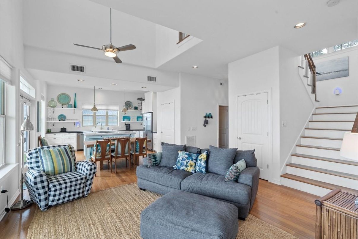 Dining room, Interior, Kitchen, Living room, Pendant Lights, Recessed Lighting, Wood Texture Flooring
