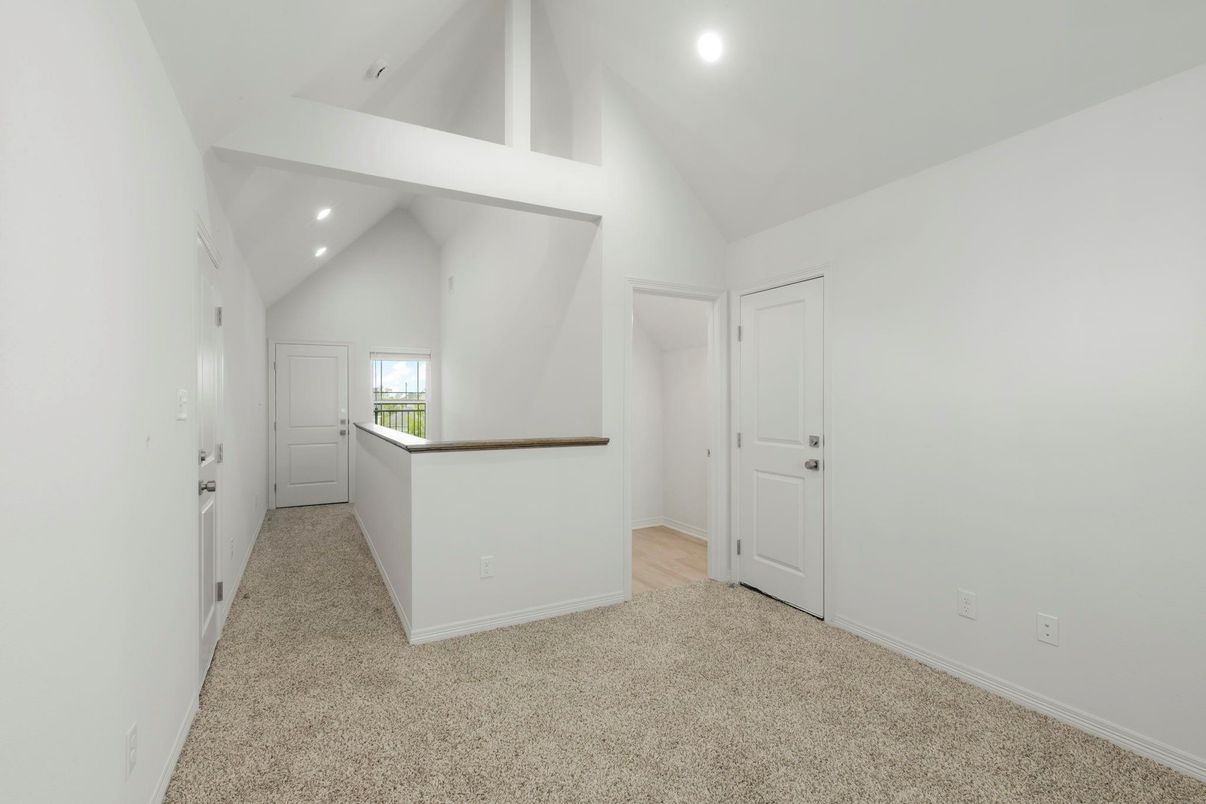 Empty room, Interior, Recessed Lighting