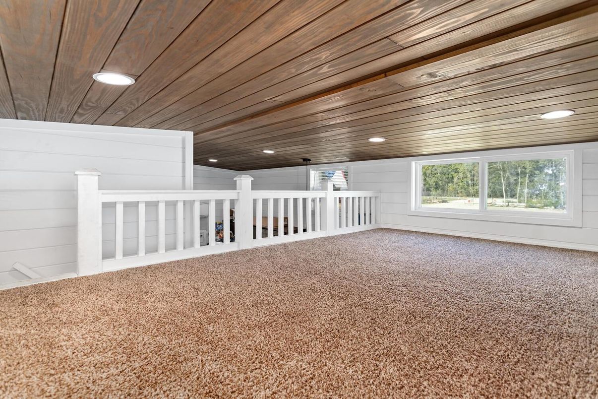 Empty room, Interior, Recessed Lighting, Wooden Ceilings