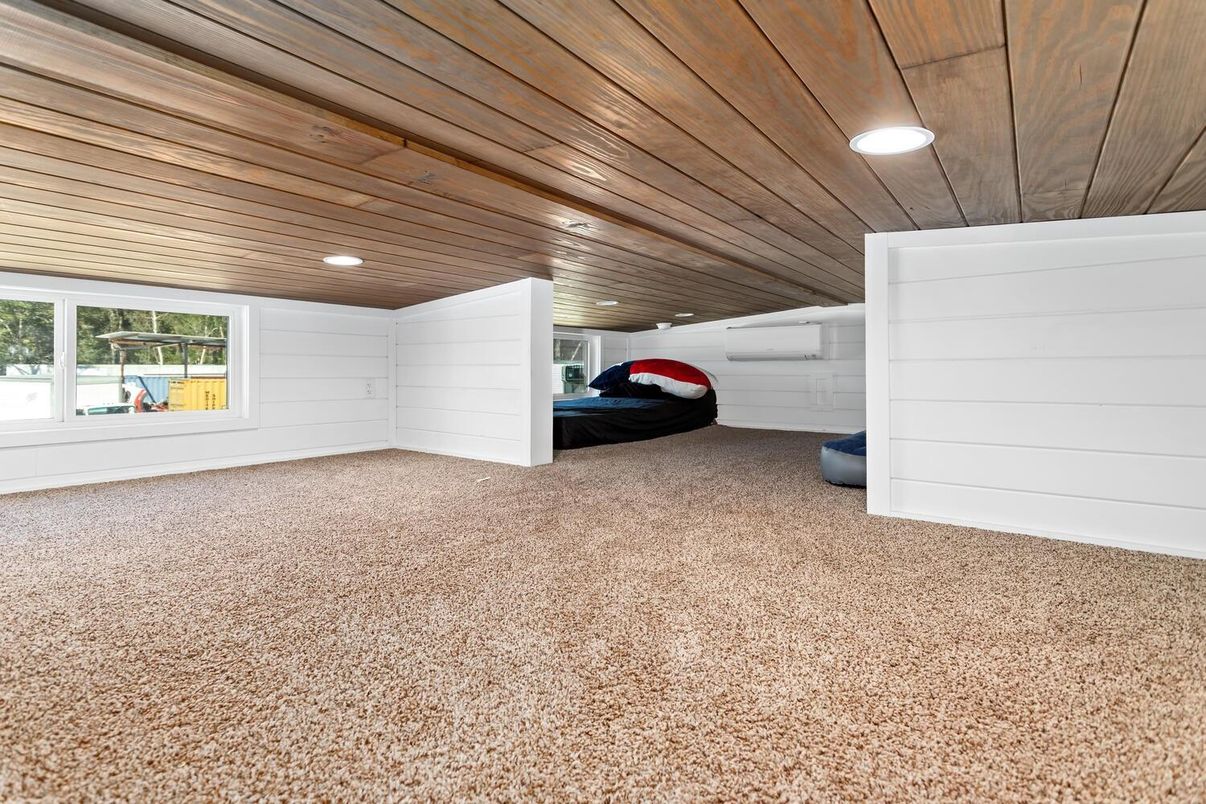 Empty room, Interior, Recessed Lighting, Wooden Ceilings