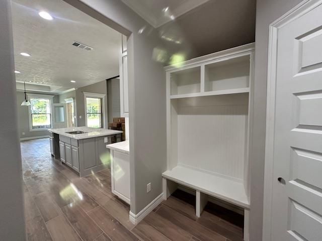 Interior, Pendant Lights, Recessed Lighting, Wood Texture Flooring