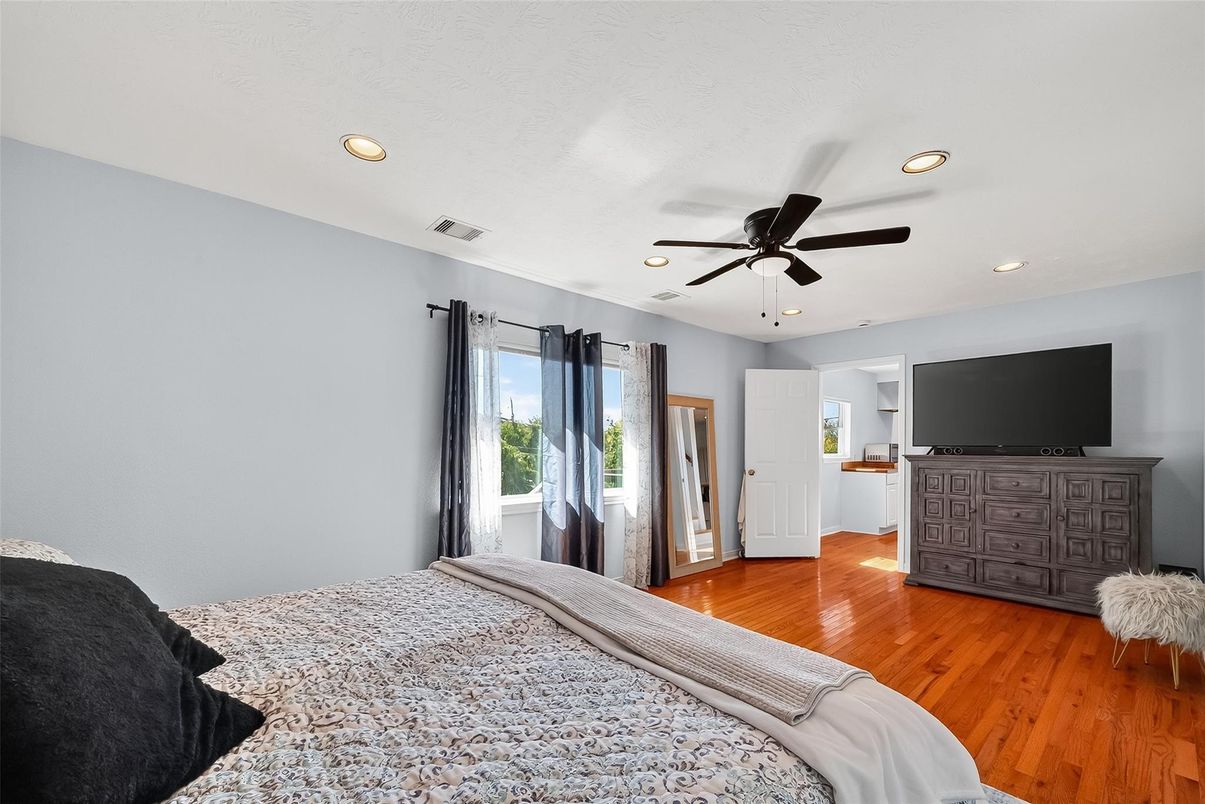 Bedroom, Interior, Recessed Lighting, Wood Texture Flooring