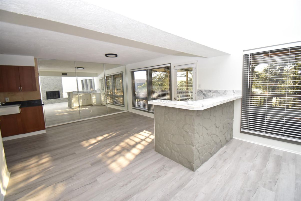 Interior, Pendant Lights, Wood Texture Flooring