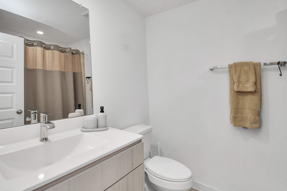 Bathroom, Interior, Recessed Lighting