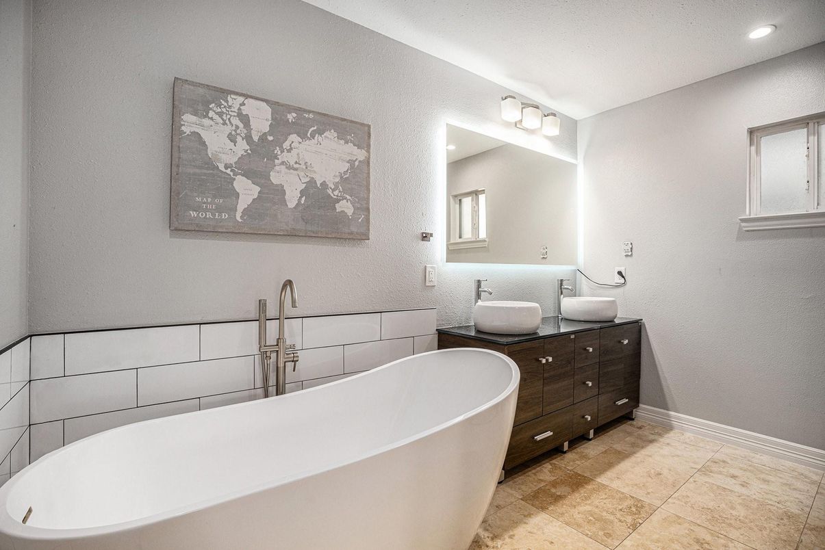 Bathroom, Free Standing Baths, Interior, Recessed Lighting