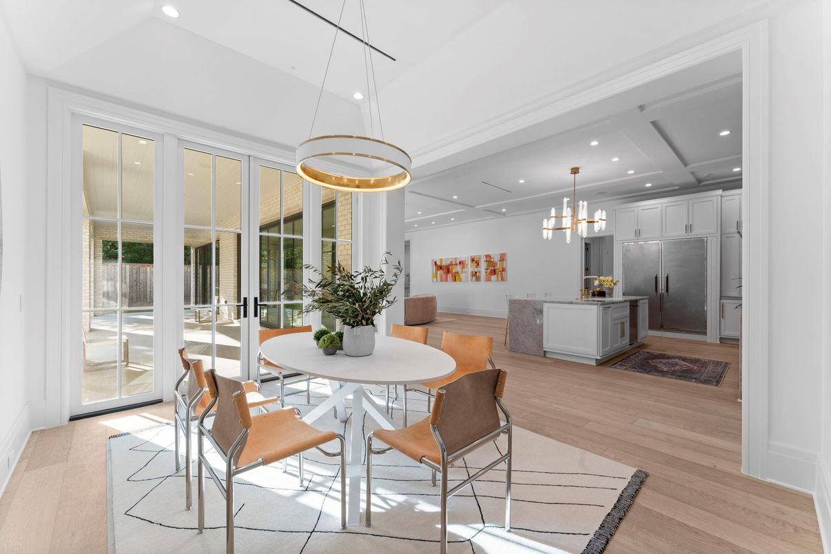 Dining room, Interior, Kitchen, Pendant Lights, Recessed Lighting, Wood Texture Flooring