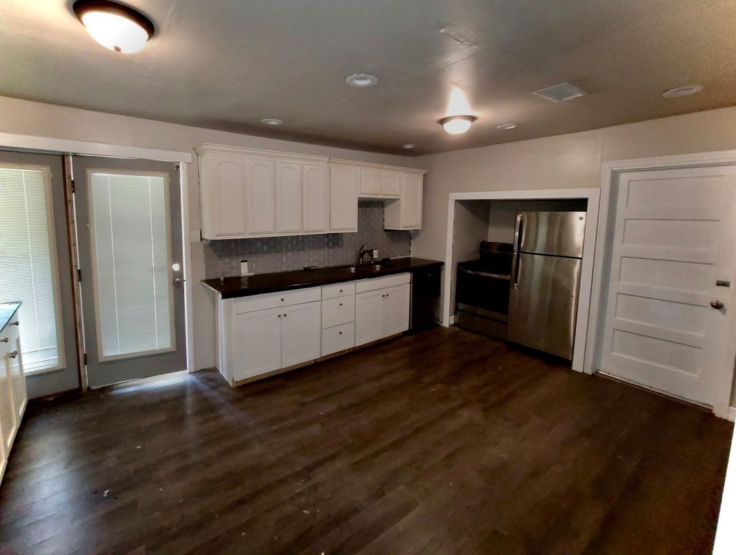 Interior, Kitchen, Stainless Steel Appliances, Wood Texture Flooring