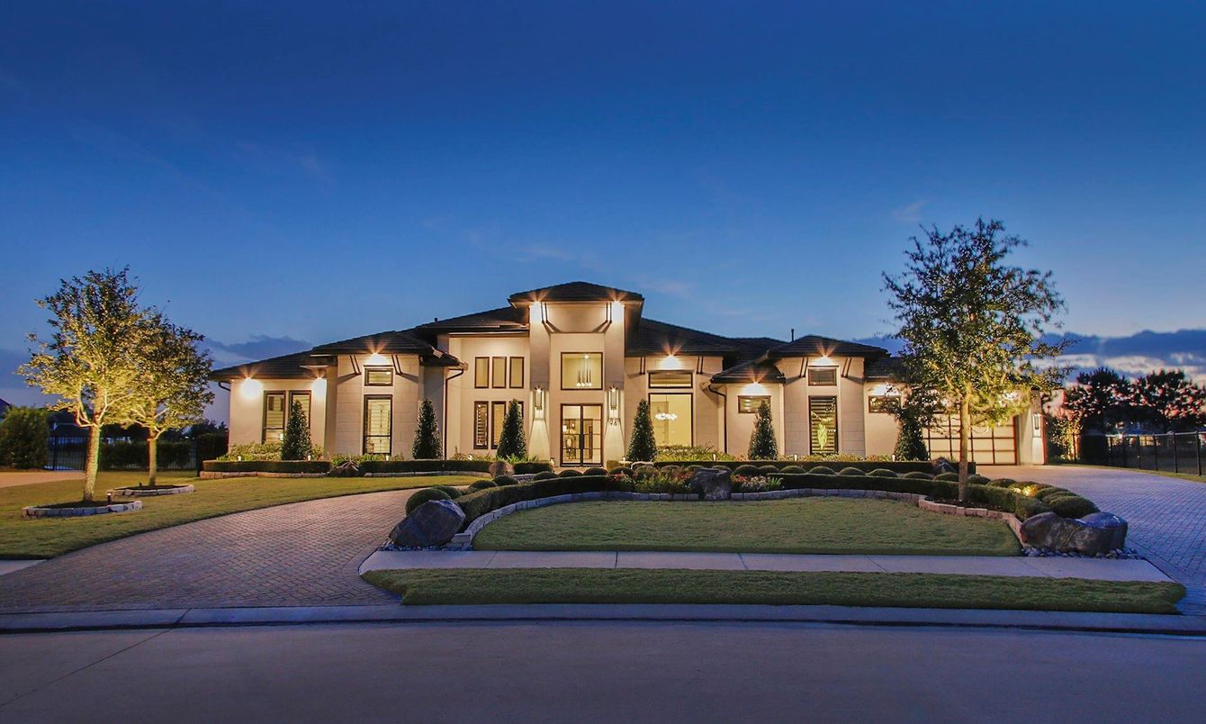 Exterior, Facade, French Provincial