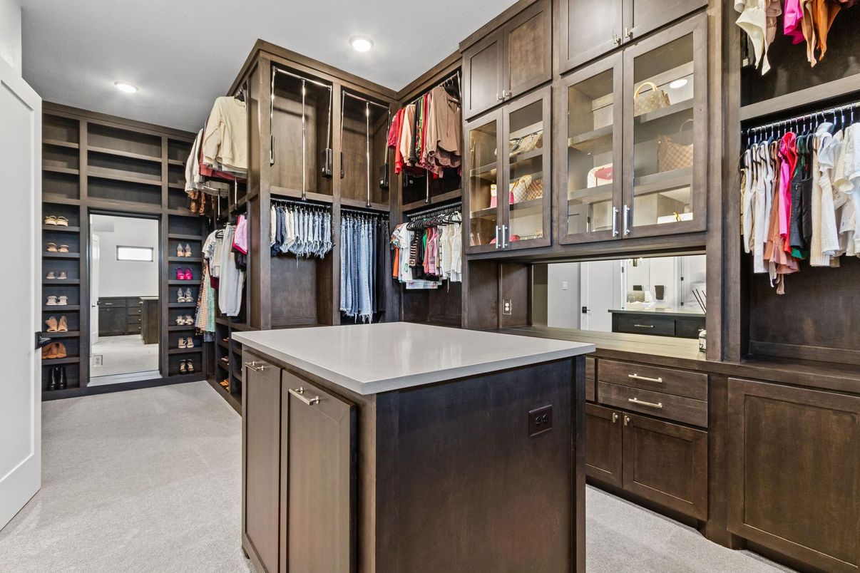 Interior, Recessed Lighting, Walk-in Closets