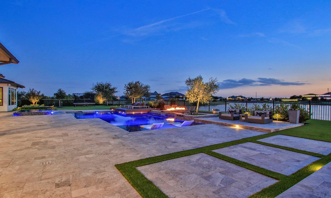 Exterior, Pool, Water