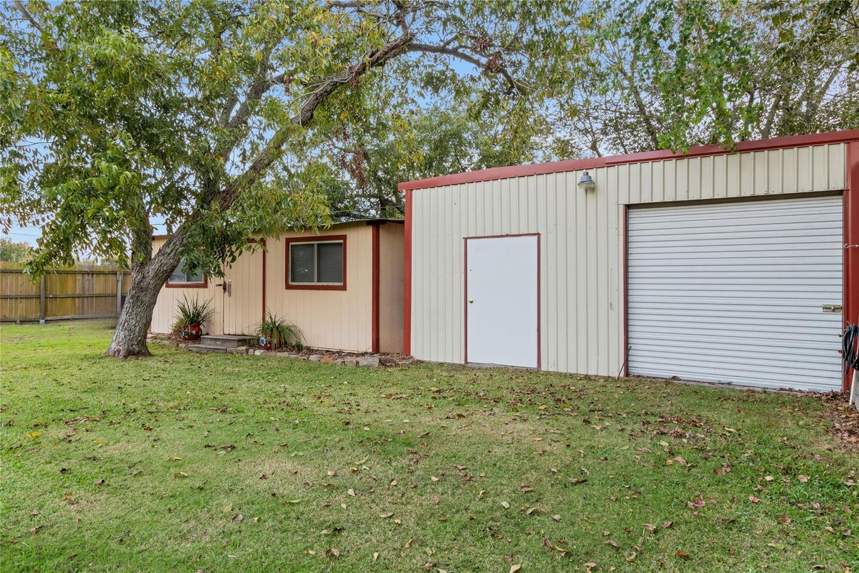 Backyard, Detached Garage, Exterior