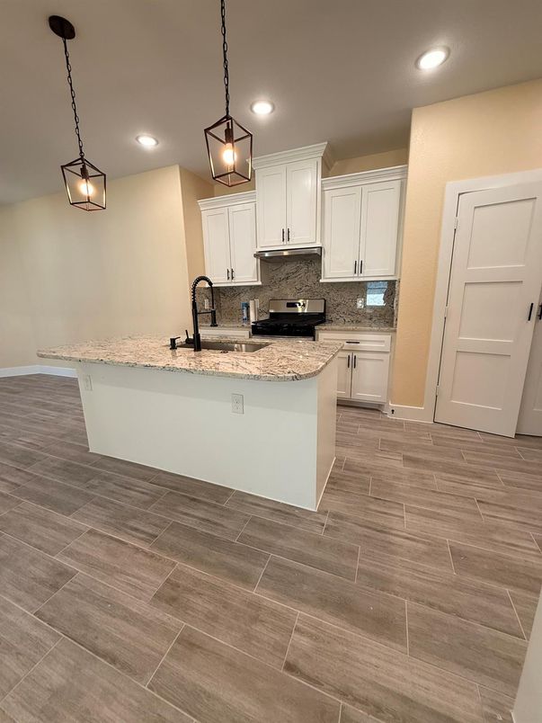 Interior, Kitchen, Pendant Lights, Recessed Lighting