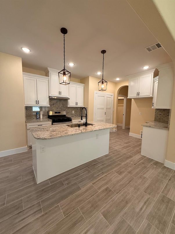 Interior, Kitchen, Pendant Lights, Recessed Lighting, Wood Texture Flooring
