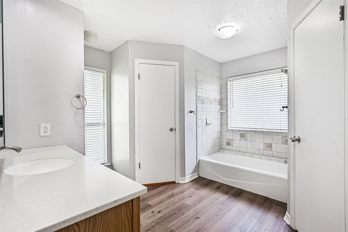 Bathroom, Interior, Wood Texture Flooring