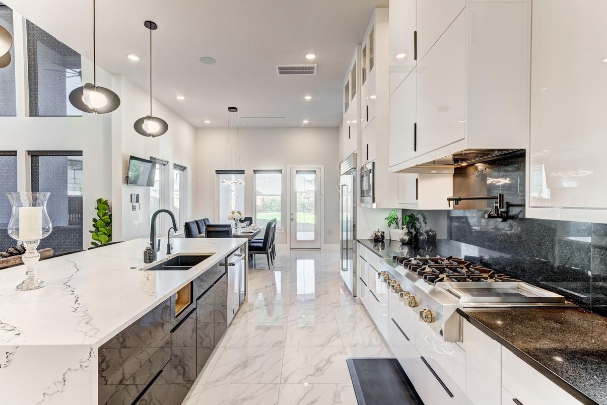 Dining room, Interior, Kitchen, Marble, Pendant Lights, Recessed Lighting, Stainless Steel Appliances