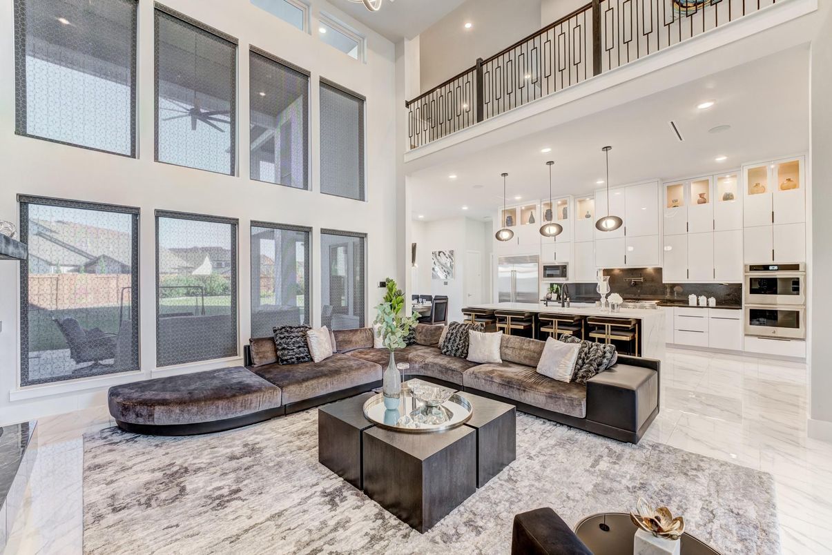 Interior, Kitchen, Living room, Marble, Pendant Lights, Recessed Lighting, Stainless Steel Appliances