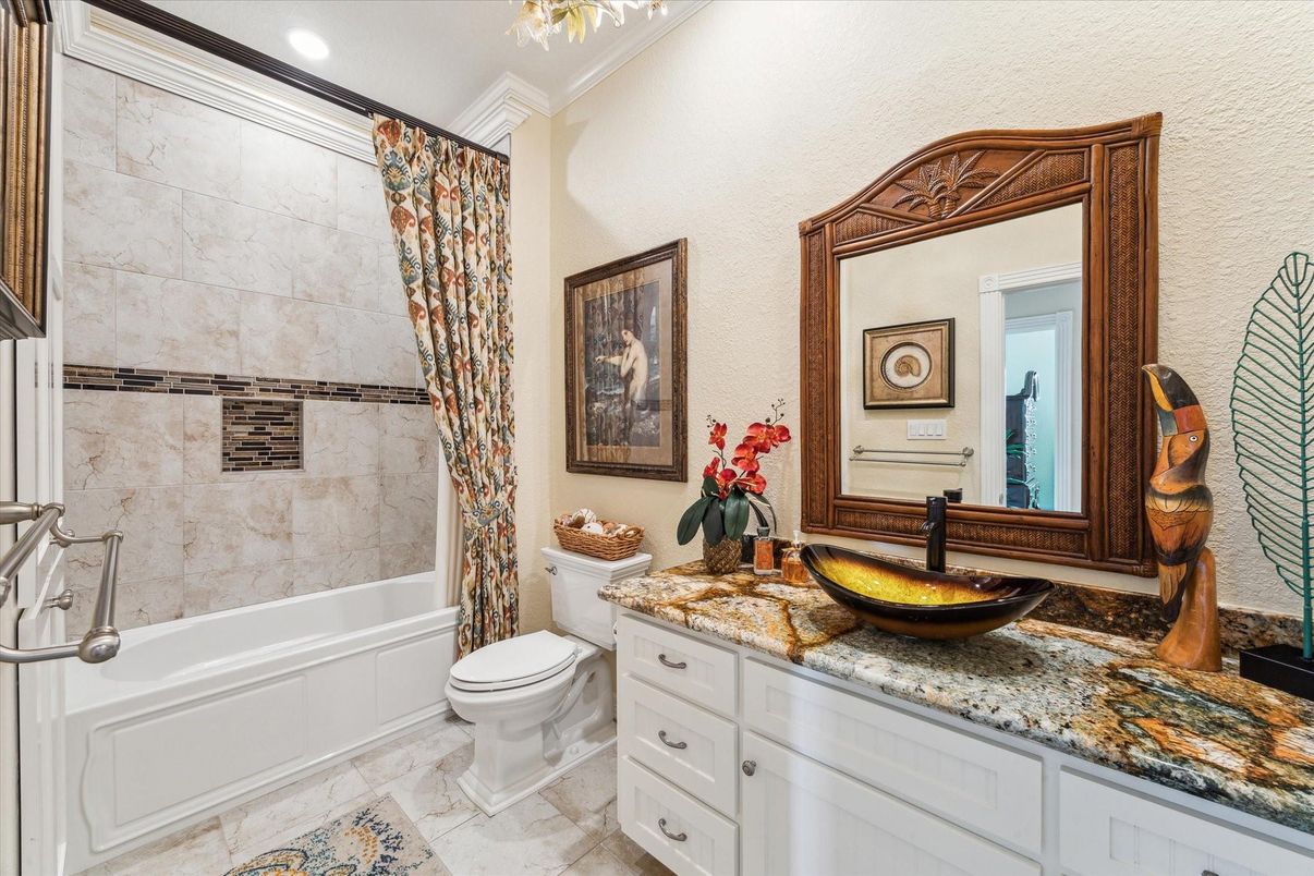 Bathroom, Interior, Recessed Lighting