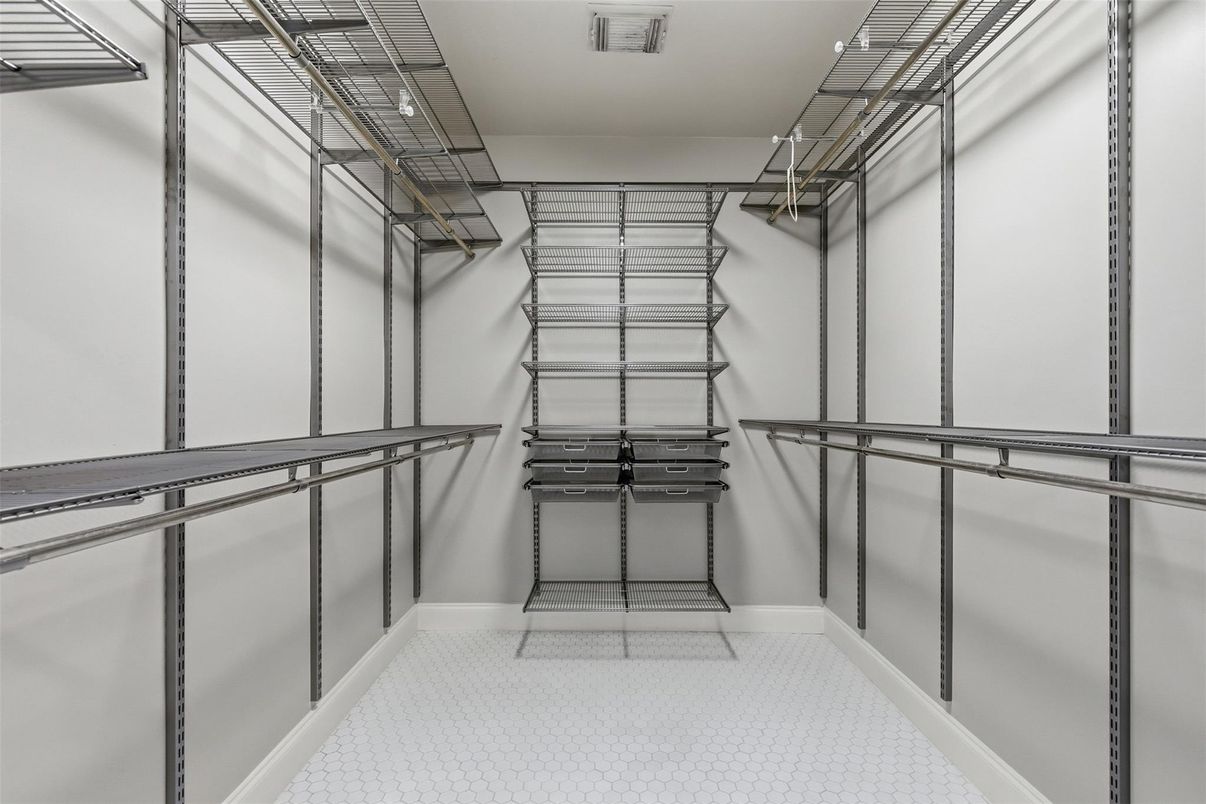 Interior, Walk-in Closets