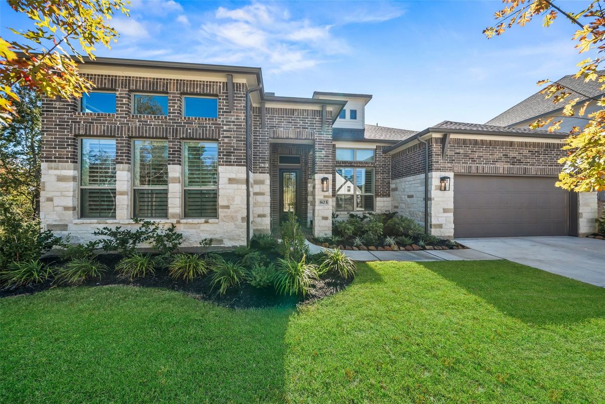 Attached, Backyard, Exterior, Facade, Brick Facade, Brick Traditional