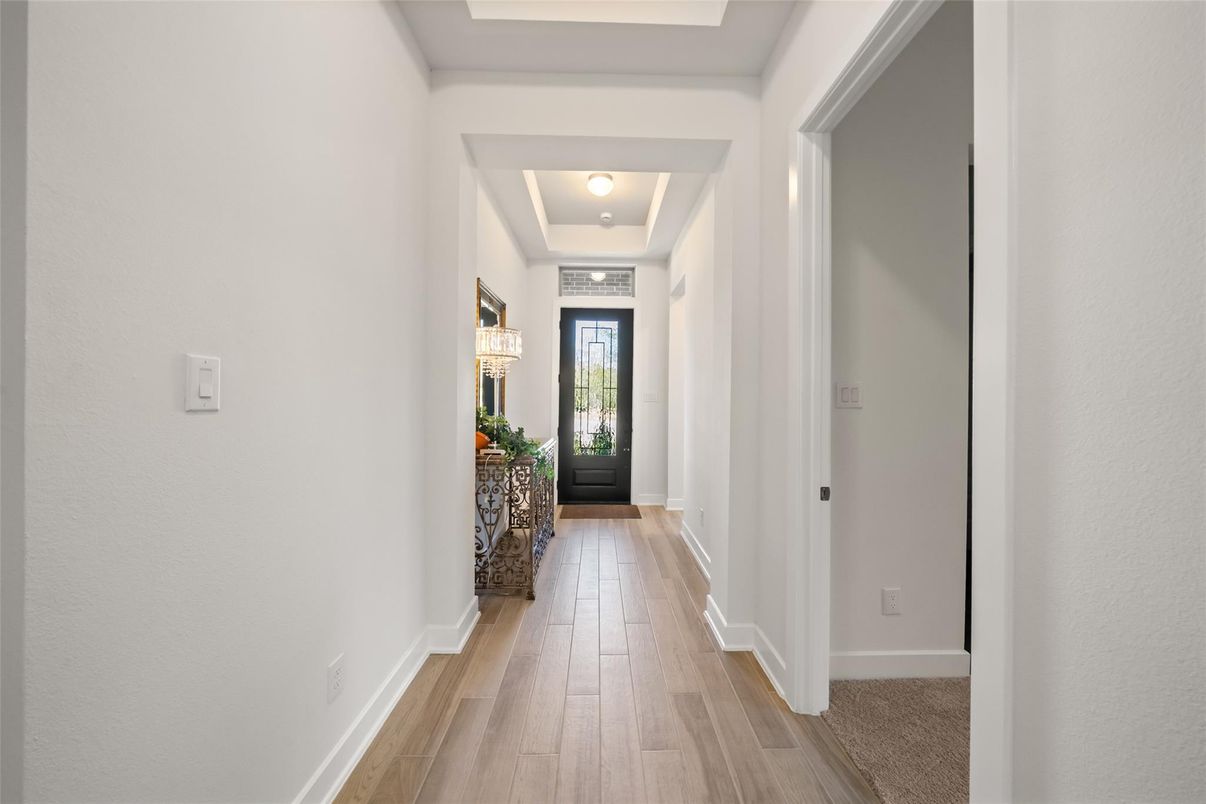 Interior, Recessed Lighting, Wood Texture Flooring