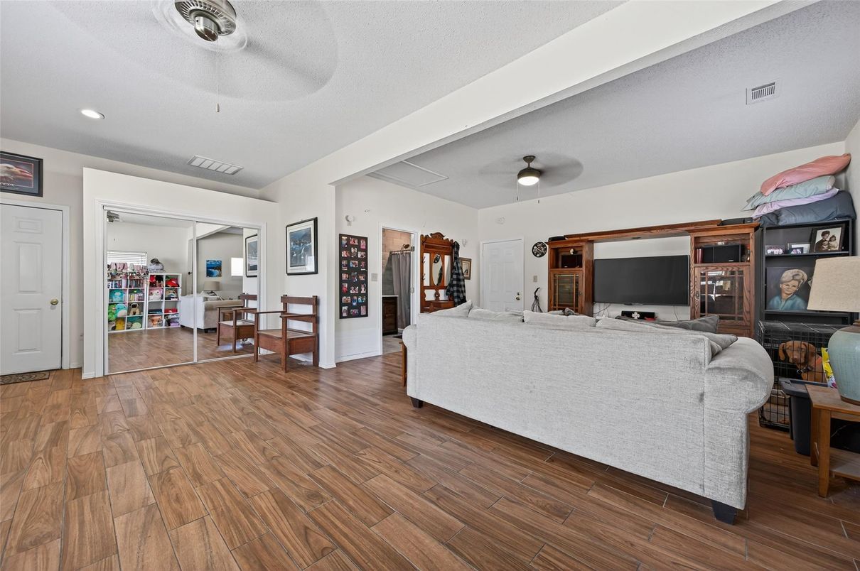 Interior, Living room, Recessed Lighting, Wood Texture Flooring