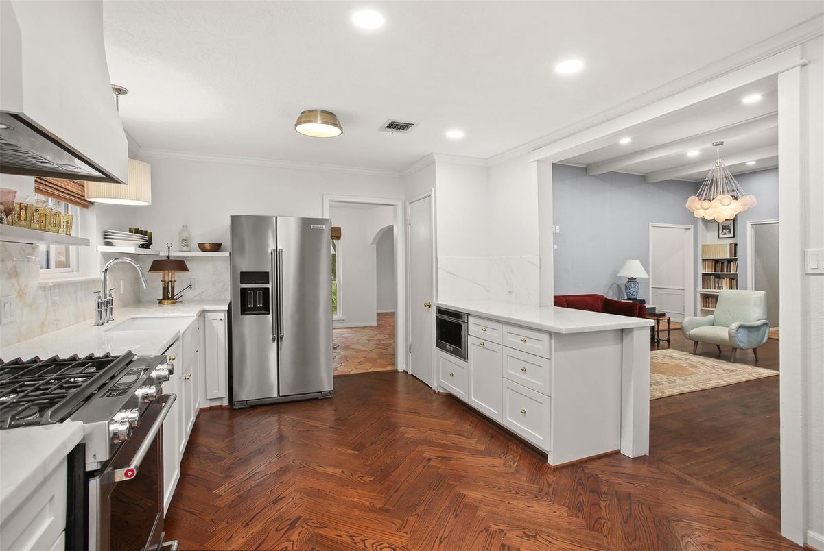 Chandelier, Interior, Kitchen, Pendant Lights, Recessed Lighting, Stainless Steel Appliances, Wood Texture Flooring